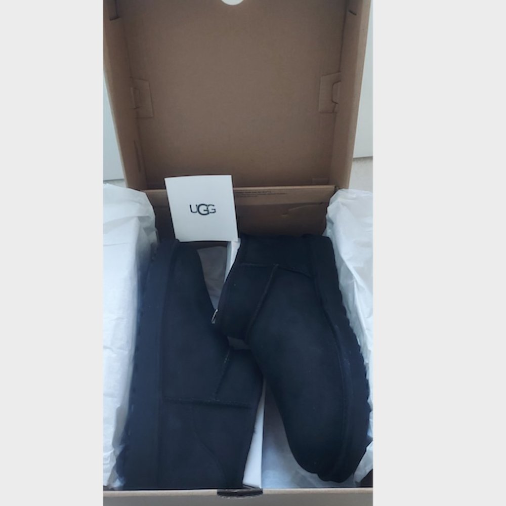 UGG CLASSIC ULTRA MINI BLACK